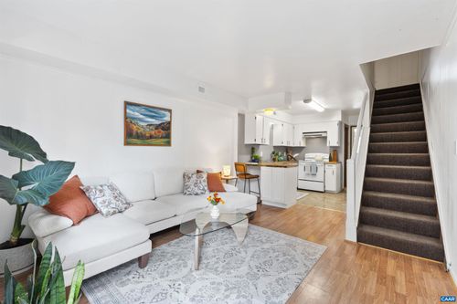 apt-4-2100 Jefferson Park Ave, CHARLOTTESVILLE, VA, 22903-3042 | Card Image