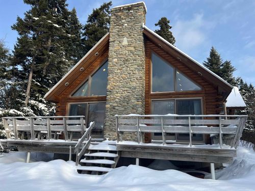 529 Beach Rd, Pittsburg, NH, 03592-5460 | Card Image