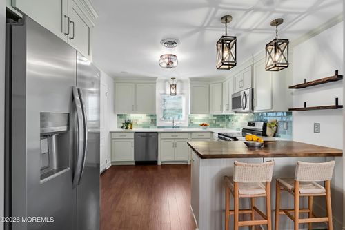 12 Ely Ct, Toms River, NJ, 08757-4711 | Card Image