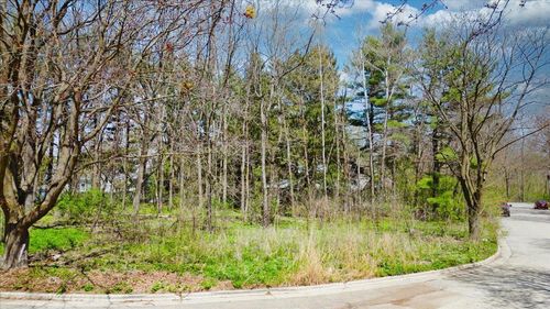 10 Larch Cir, Madison, WI, 53705-1118 | Card Image