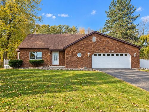 7249 Hackett Road, Saginaw, MI, 48602 | Card Image