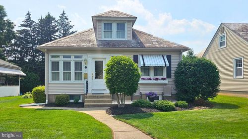 750 Delaware Ave, HELLERTOWN, PA, 18055-1820 | Card Image