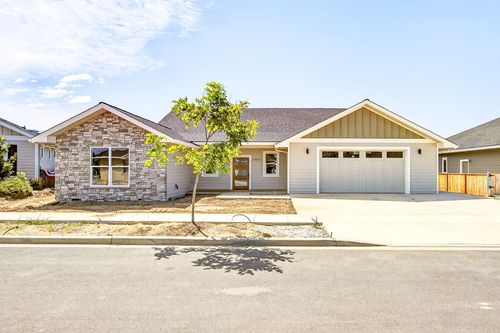 1317 River Run St, Central Point, OR, 97502-2598 | Card Image