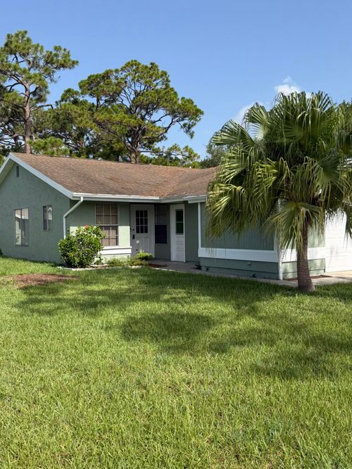 1720 Se Linpark Ct, Port St Lucie, FL, 34952-4127 | Card Image