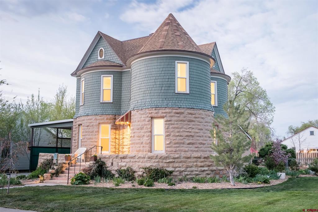 Mesa Ave, Montrose, CO 81401