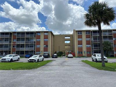 104 - 3610 Nw 21st St, Condo with 1 bedrooms, 1 bathrooms and null parking in Lauderdale Lakes FL | Image 3