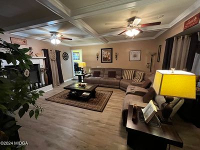 family room | Image 2