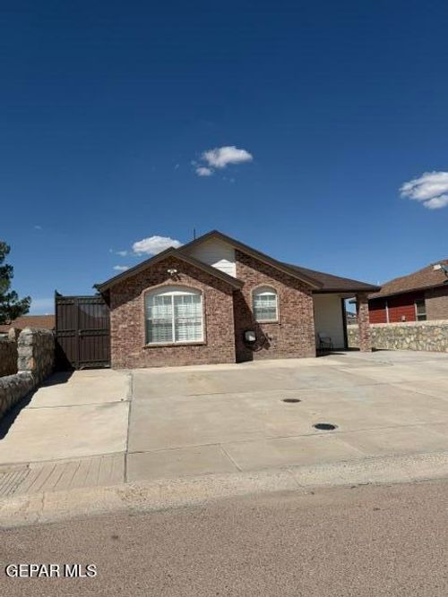 10421 Valle Del Mar Dr, Socorro, TX, 79927-3901 | Card Image