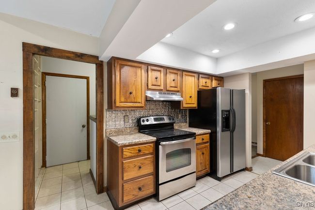 Mudroom entrance off the kitchen! | Image 13