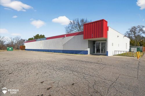 3214 Flushing Rd, Flint, MI, 48504-4370 | Card Image
