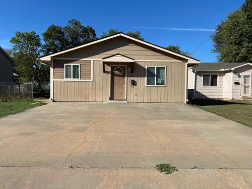 226 Wiley St, Augusta, KS, 67010-1923 | Card Image