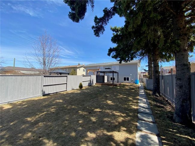 4918 54 Avenue, Home with 3 bedrooms, 2 bathrooms and 2 parking in Olds AB | Image 29