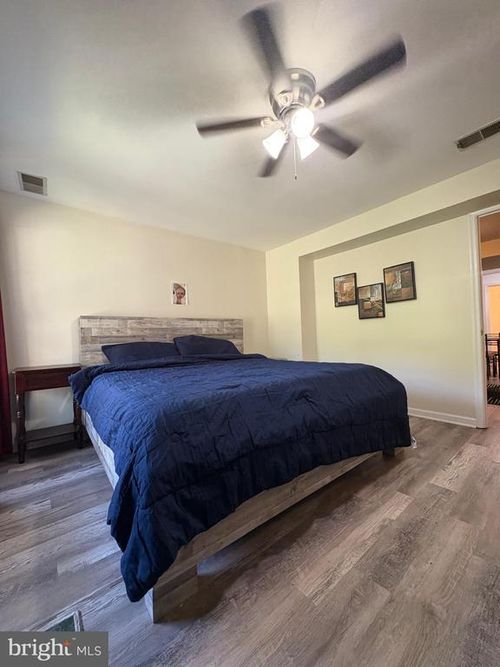 4005 Mammoth Cave Loop, DUMFRIES, VA, 22025-1931 | Card Image
