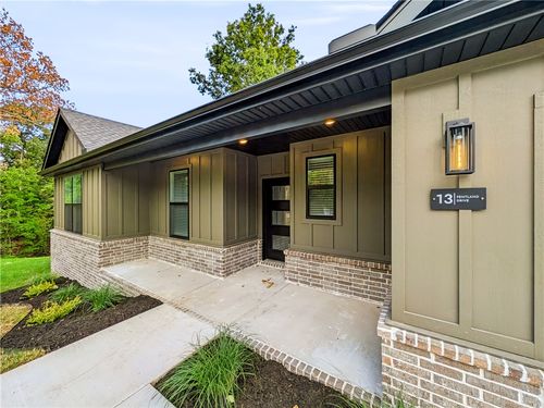 13 Pentland Dr, Bella Vista, AR, 72715-2801 | Card Image