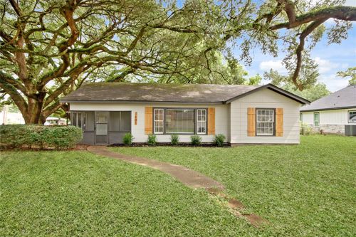 1401 Cos St, Liberty, TX, 77575-4611 | Card Image