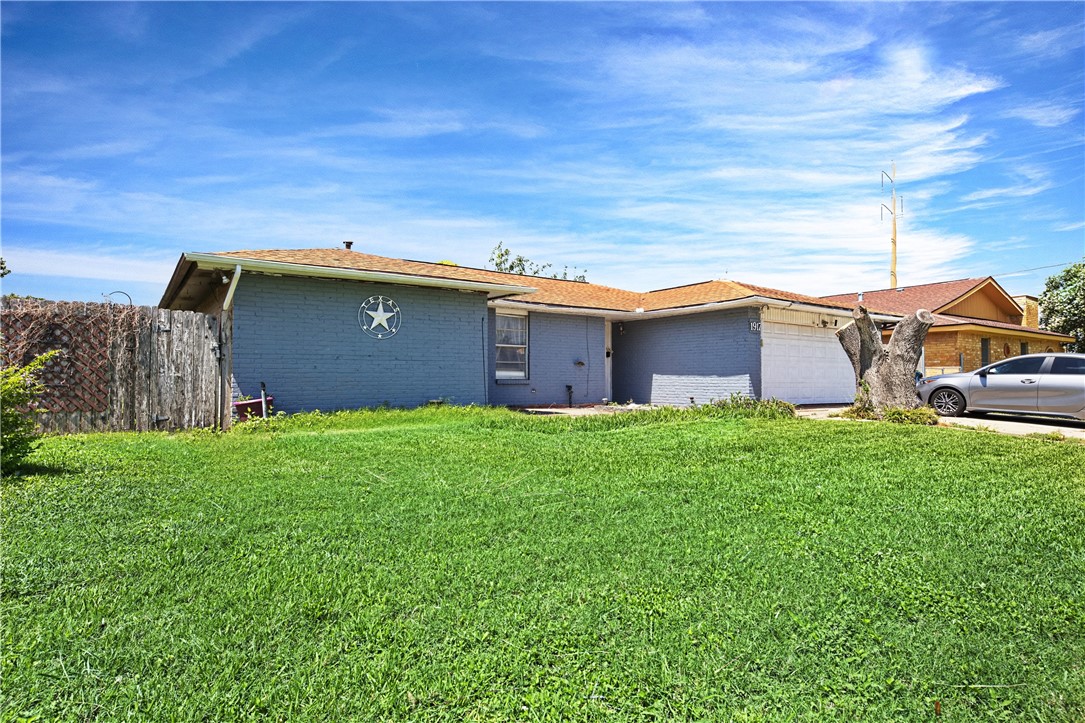 Dolphin Dr, Portland, TX 78374