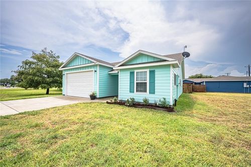 1411 E Linden St, Rockport, TX, 78382 | Card Image