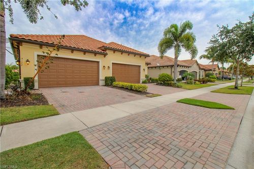 9122 Isla Bella Cir, BONITA SPRINGS, FL, 34135-7199 | Card Image