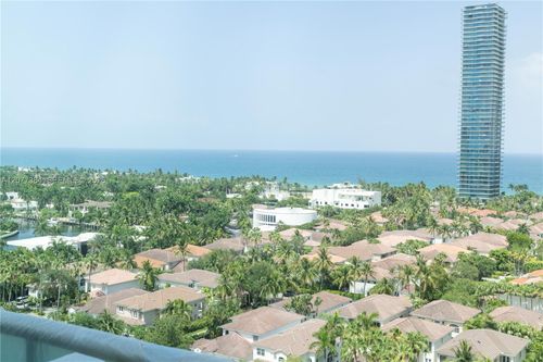 ph-24-19390 Collins Ave, Sunny Isles Beach, FL, 33160-2200 | Card Image