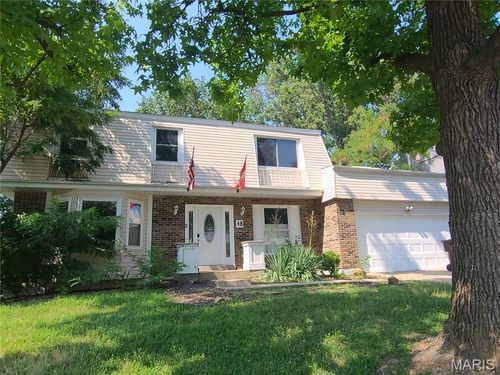 48 Oak Hill Ln, Saint Peters, MO, 63376-2128 | Card Image