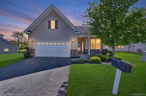 28 Cyprus Dr, Middletown, NY, 10940-5096 | Card Image