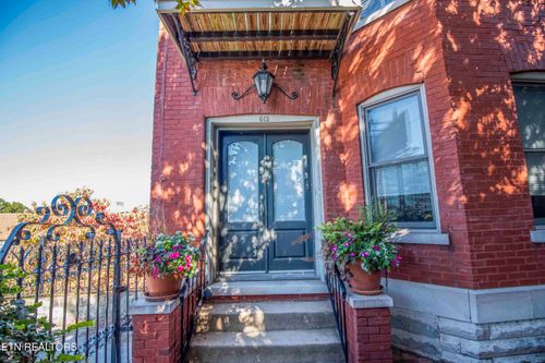 613 Union Ave, Knoxville, TN, 37902-2019 | Card Image