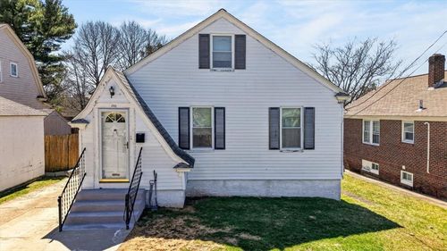 190 Wardlaw Ave, Providence, RI, 02908-2226 | Card Image