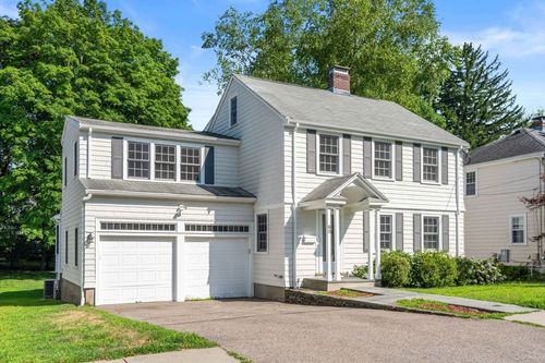 sf-82 Allen Ave, Waban, MA, 02468-1721 | Card Image