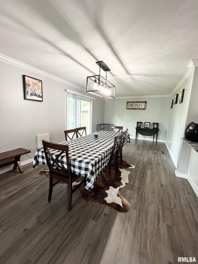 1104 E Poplar St, House other with 3 bedrooms, 2 bathrooms and null parking in Herrin IL | Image 6