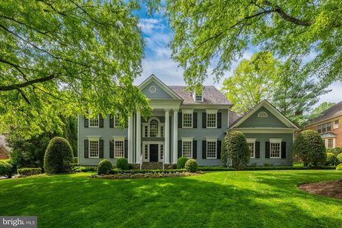 8405 Brookewood Ct, MCLEAN, VA, 22102-1749 | Card Image