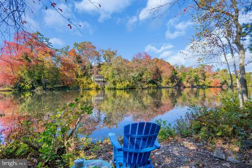 180 Castro St, BROWNS MILLS, NJ, 08015-2052 | Card Image