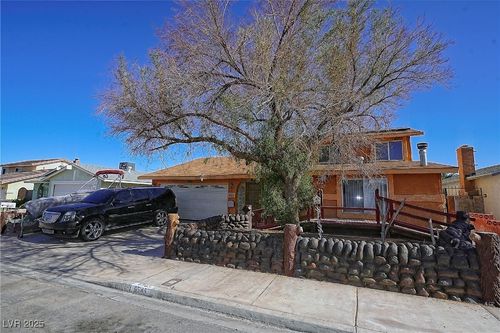 6545 Baywood Ave, Las Vegas, NV, 89103-1002 | Card Image