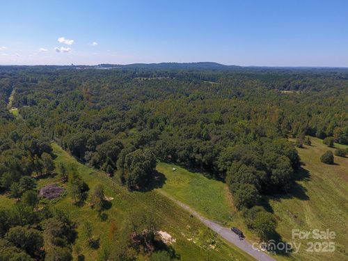 330 Mallard Dr, Grover, NC, 28073-9722 | Card Image
