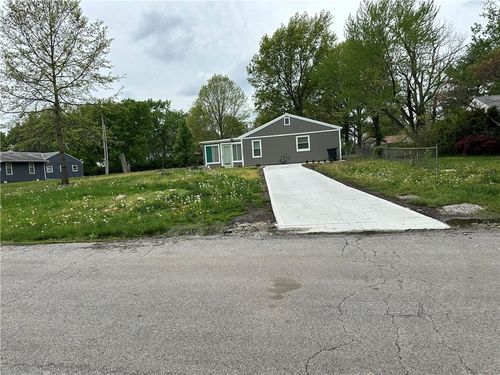 13608 Spruce Ave, Grandview, MO, 64030-2868 | Card Image