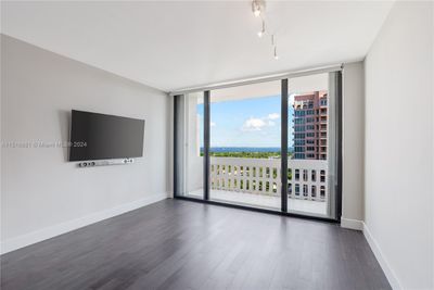 PH06 - 90 Edgewater Dr, Condo with 1 bedrooms, 1 bathrooms and null parking in Coral Gables FL | Image 1