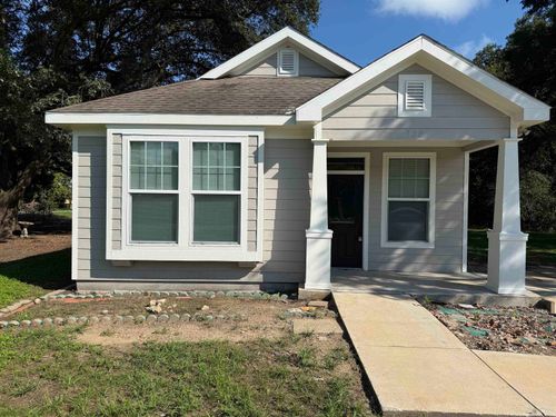 320 W Railroad, China, TX, 77613 | Card Image