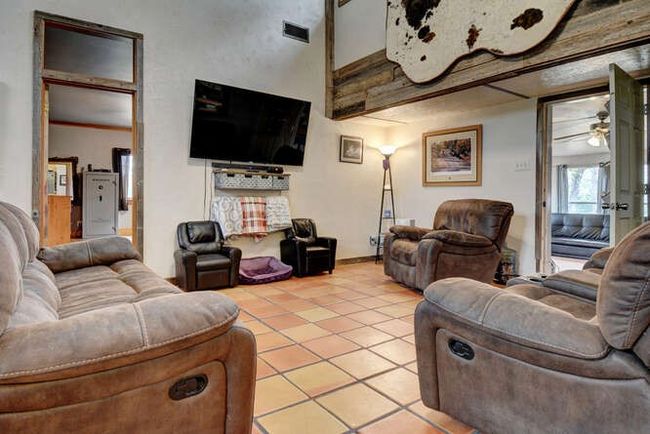 225 Lockwood Rd, House other with 3 bedrooms, 2 bathrooms and 4 parking in Red Rock TX | Image 9