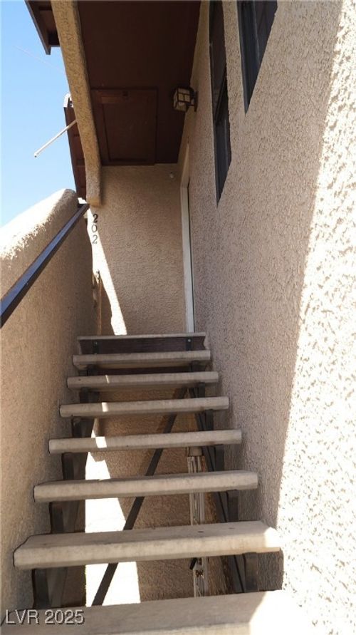 unit-202-4050 Luzon Way, Las Vegas, NV, 89103-2555 | Card Image