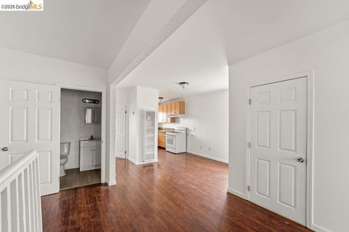 402 Bissell Ave, Richmond, CA, 94801 | Card Image