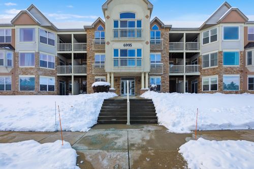 6995 S Riverwood Blvd, Franklin, WI, 53132-8011 | Card Image