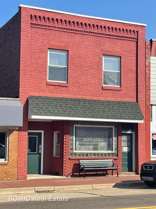 124 W State St, Montrose, MI, 48457-7716 | Card Image