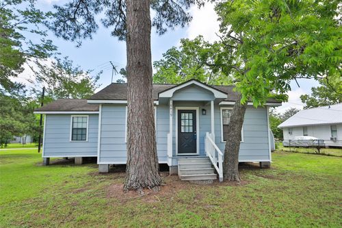 18419 Buddy Riley Blvd, Magnolia, TX, 77354-5268 | Card Image