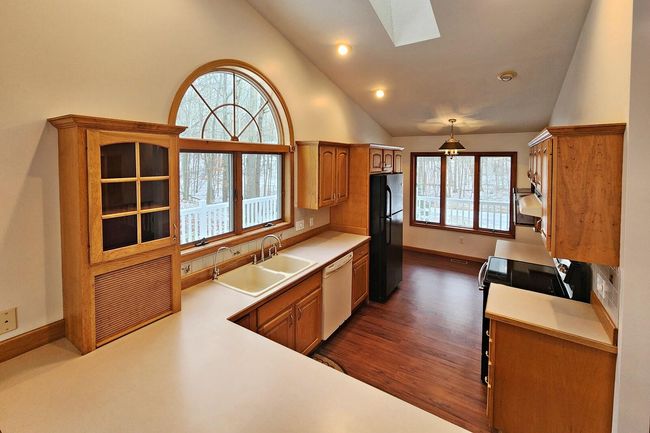 7 Kitchen | Image 7