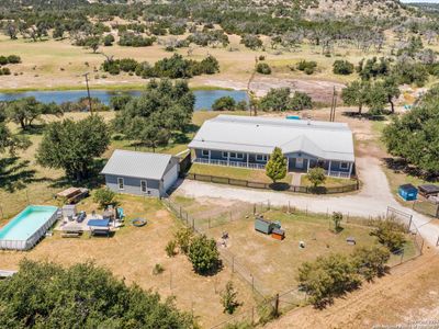 11890 Ranch Road 965, House other with 6 bedrooms, 3 bathrooms and null parking in Fredericksburg TX | Image 2