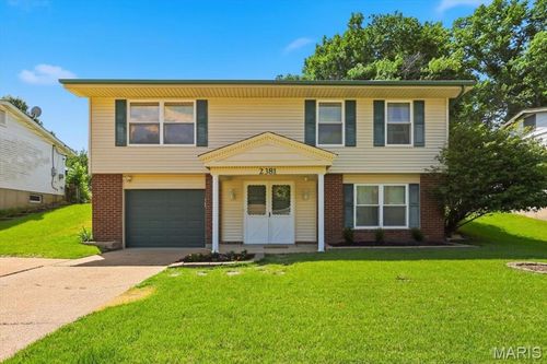 2381 Wesford Dr, Maryland Heights, MO, 63043-4147 | Card Image