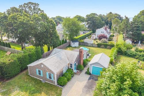 9 Ginwal St, Falmouth, MA, 02540-3517 | Card Image