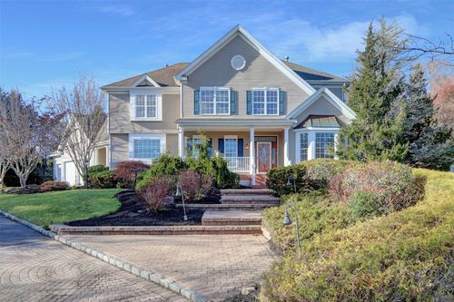 8 Brookline Ct, Wading River, NY, 11792-2330 | Card Image