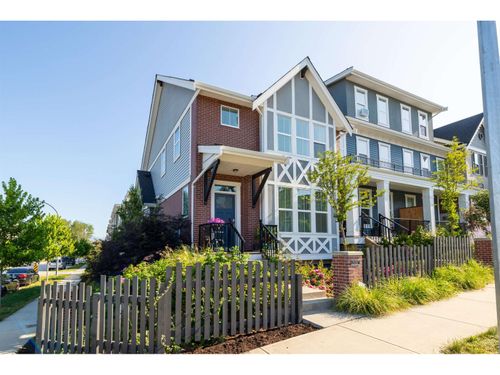 20267 82b Ave, Langley, BC, V2Y0Y8 | Card Image