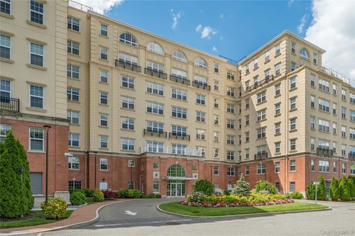 306-10 Byron Pl, Larchmont, NY, 10538-1983 | Card Image