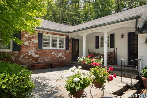 33 Wells Hill Rd, Lakeville, CT, 06039-2232 | Card Image